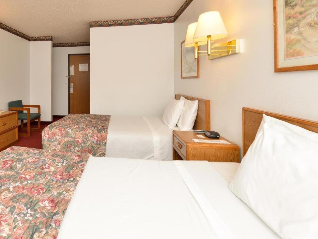 Americas Best Value Inn & Suites Clear Lake Exterior foto